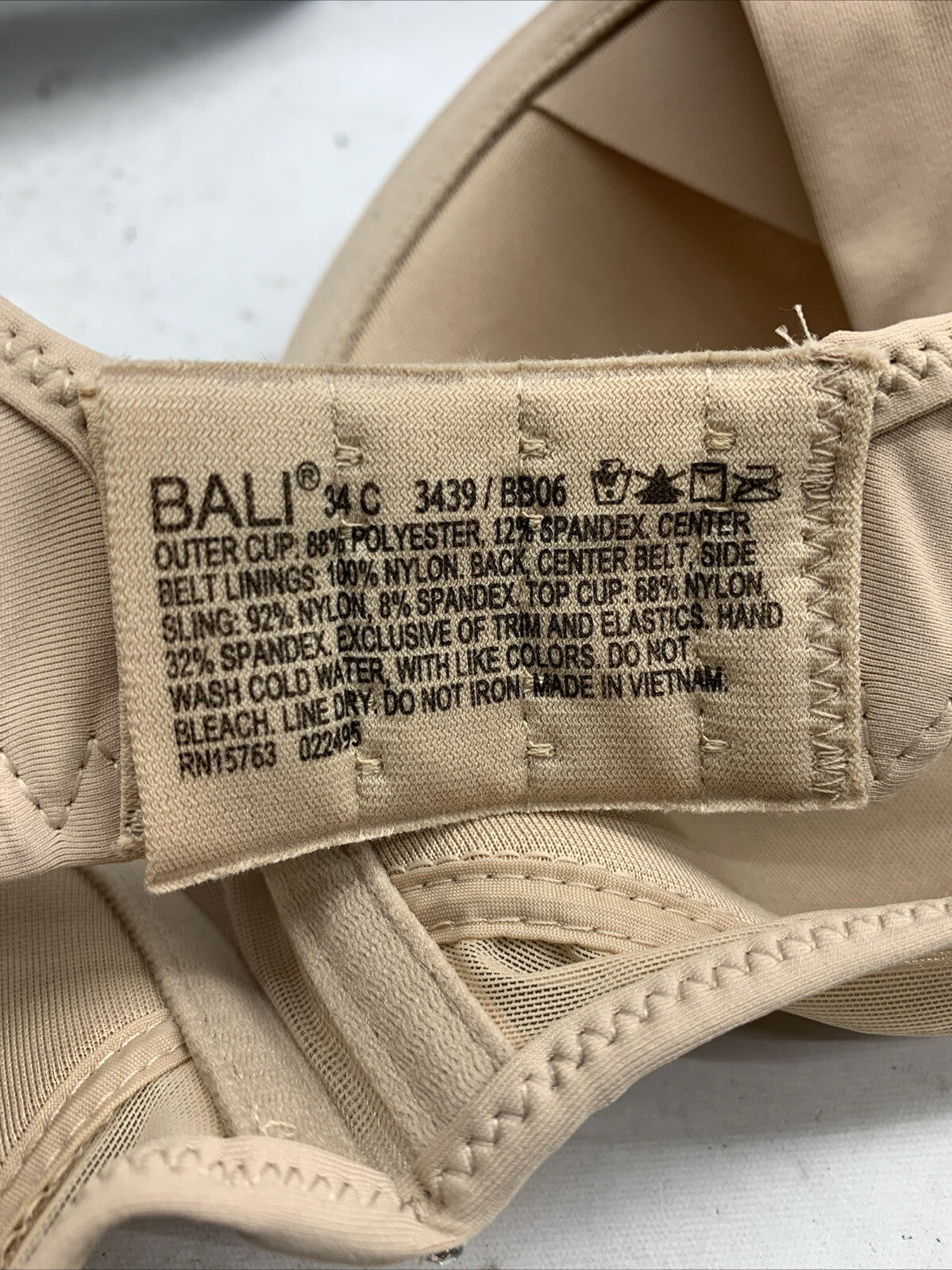 Bali DF3439 Women's One Smooth U Ultra Neckline Underwire Bra Nude Size 34C
