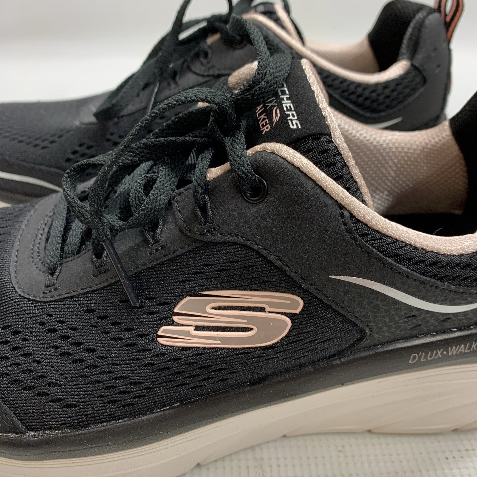 Skechers D'Lux Walker Infinite Motion Women's Sneaker Black Lace-up Shoes Size 9