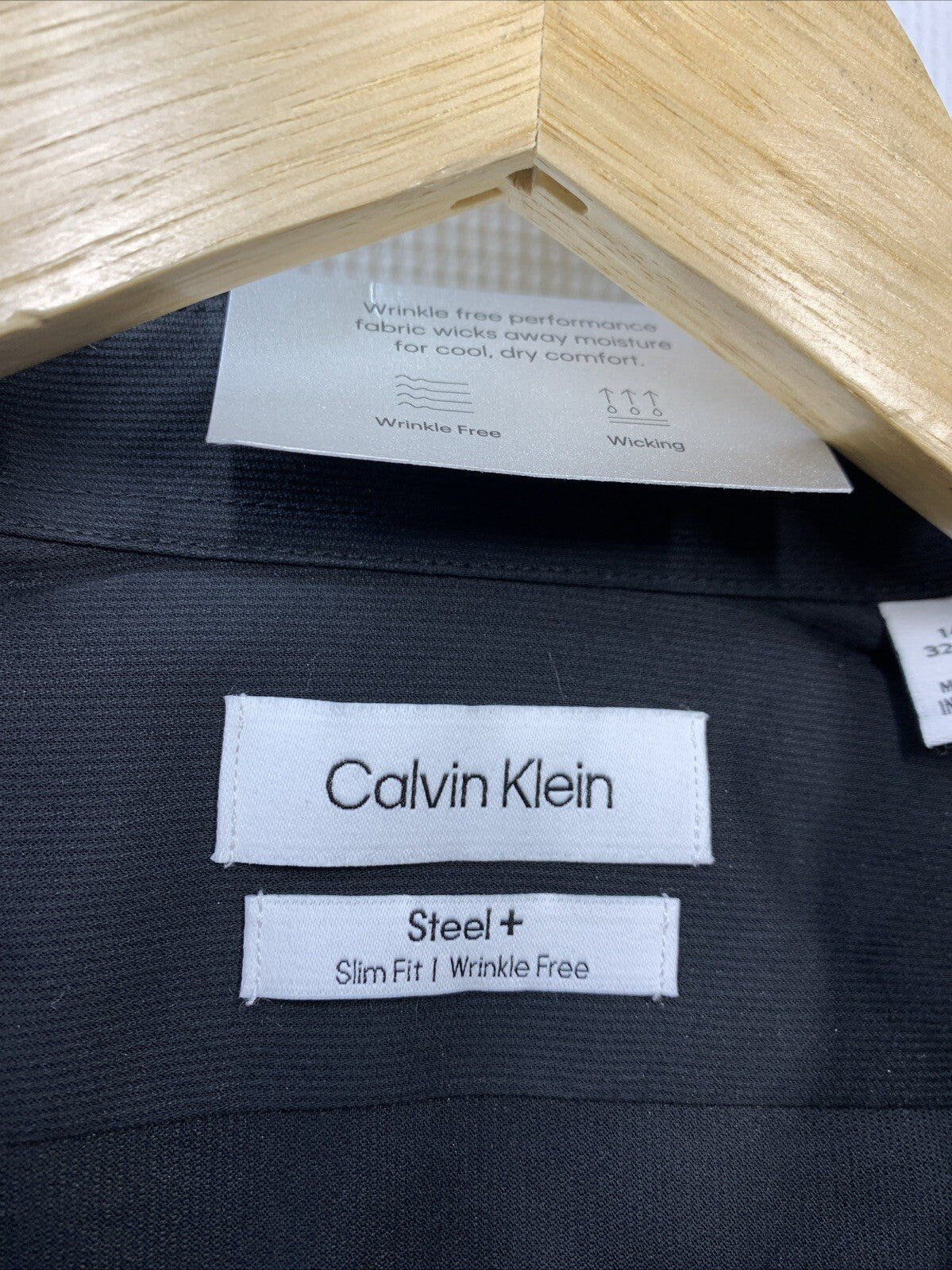 Calvin Klein Men's Slim Fit Non-Iron Herringbone Dress Shirt - Size 14, 32/33, S