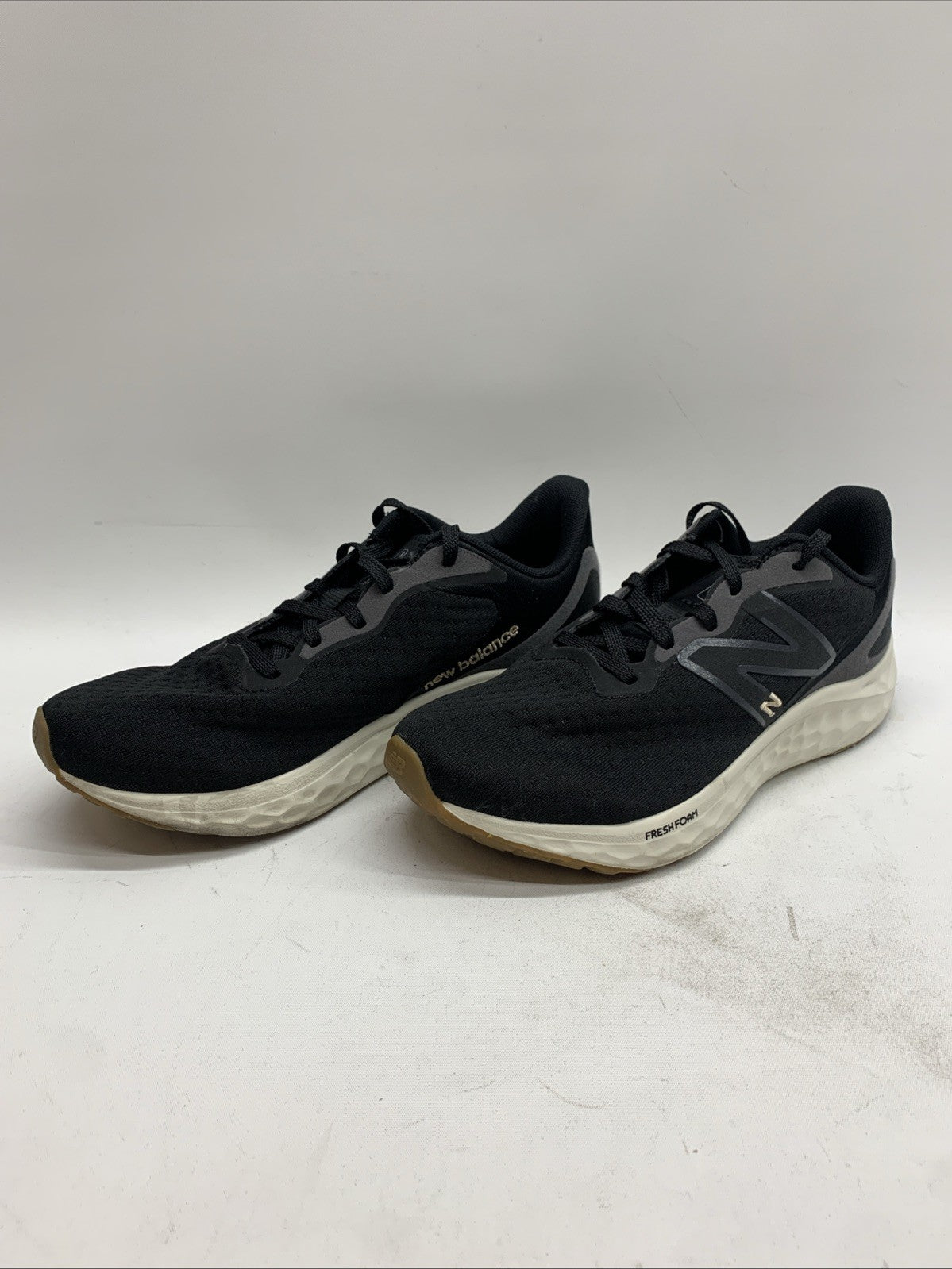 New Balance Fresh Foam Arishi V4 Women's Shoes Size 8 Black WARISEK4 Sneakers