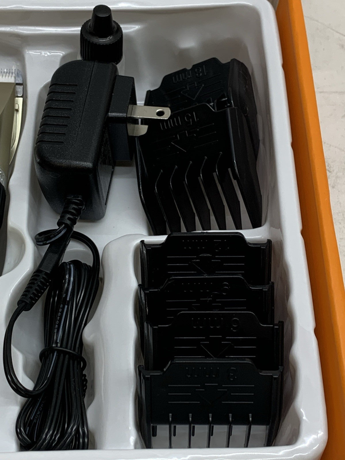 oneisall Dog Clippers Low Noise, 2-Speed Quiet Dog Grooming Kit Rechargeable