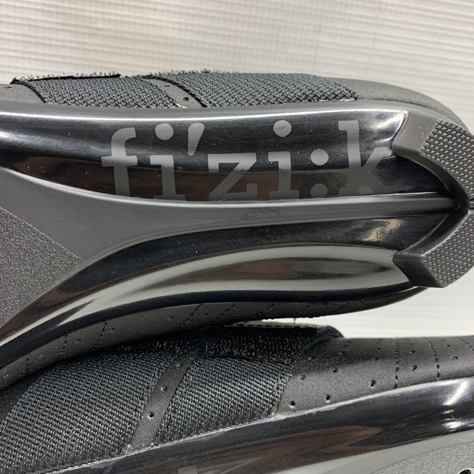 Fi'zi:k Tempo R5 Powerstrap Cycling Shoe Black Size 9.5 Hook & Loop Lightweight