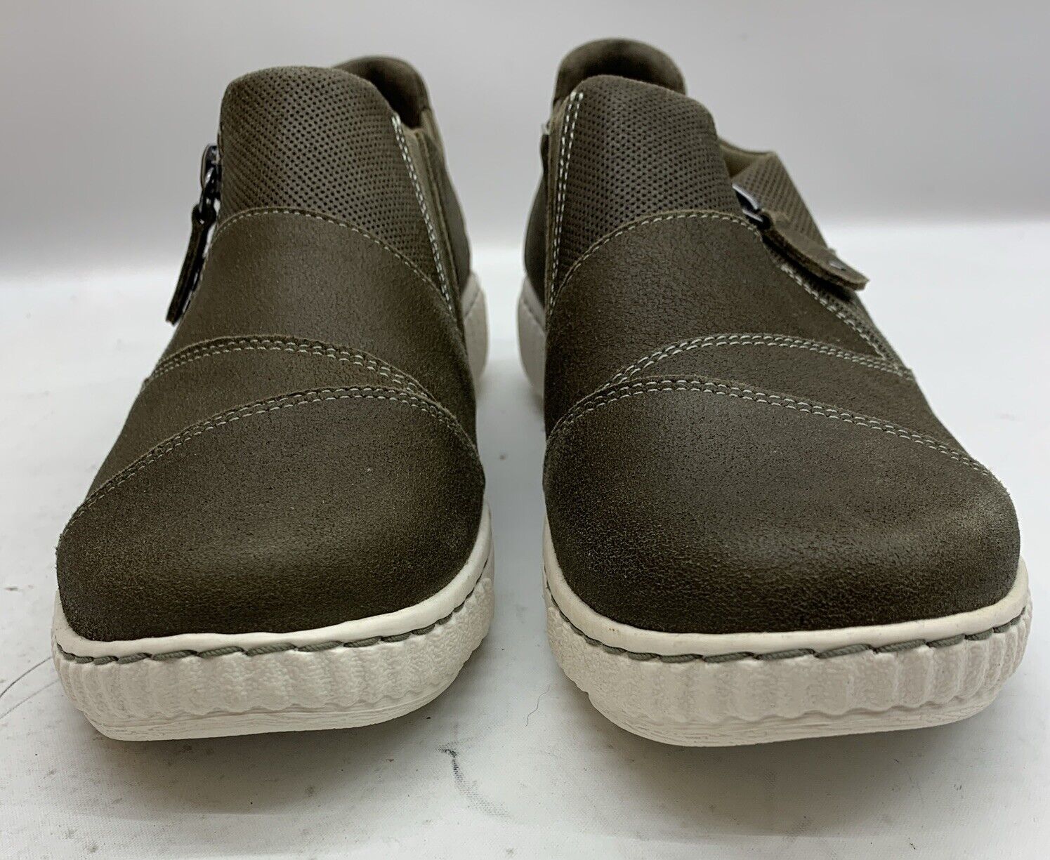 Clarks Womens Caroline Grace Shoes Olive Suede Size 8.5M Round-toe Comfort Flats
