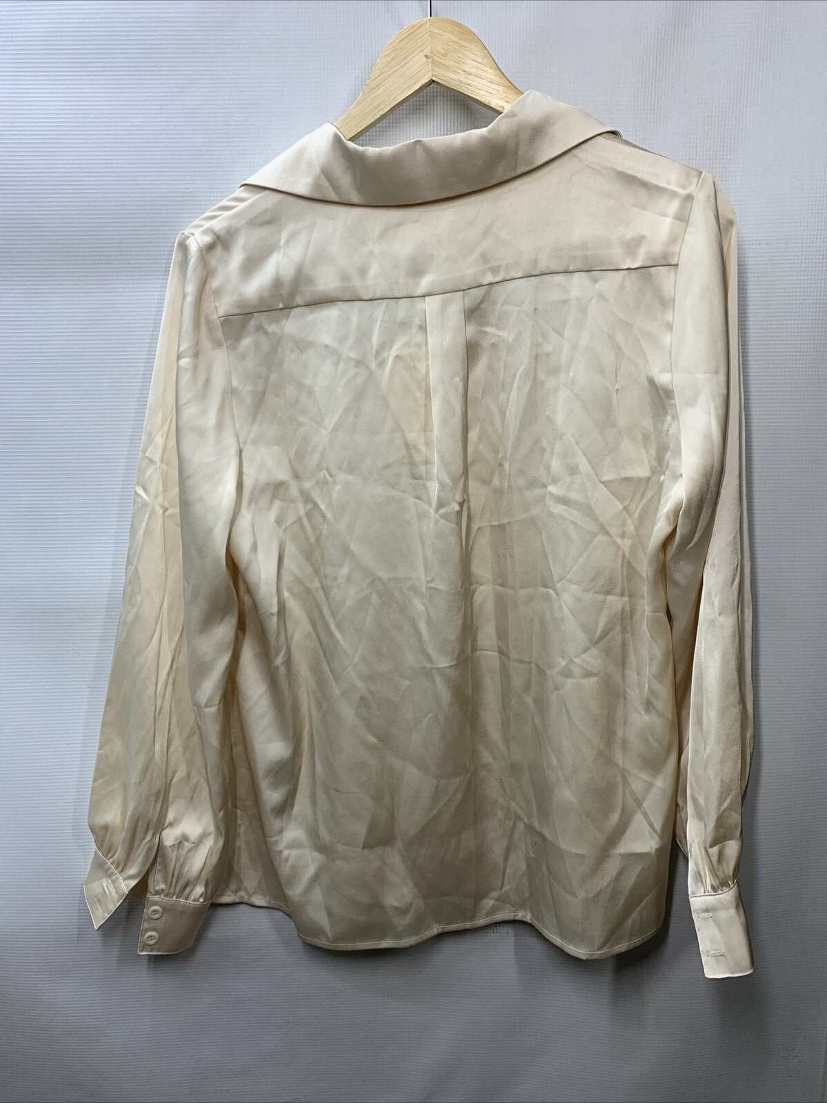 Satin Silk Women's Blouse Loose Fit Comfy Tops Beige Size M Long Sleeve Collared