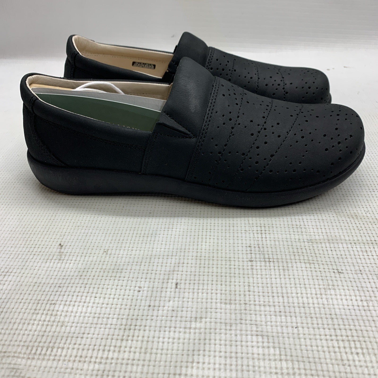 Revitalign Womens Size 9.5 Ridgeway Picasso Black Leather Slip On Comfort Shoe