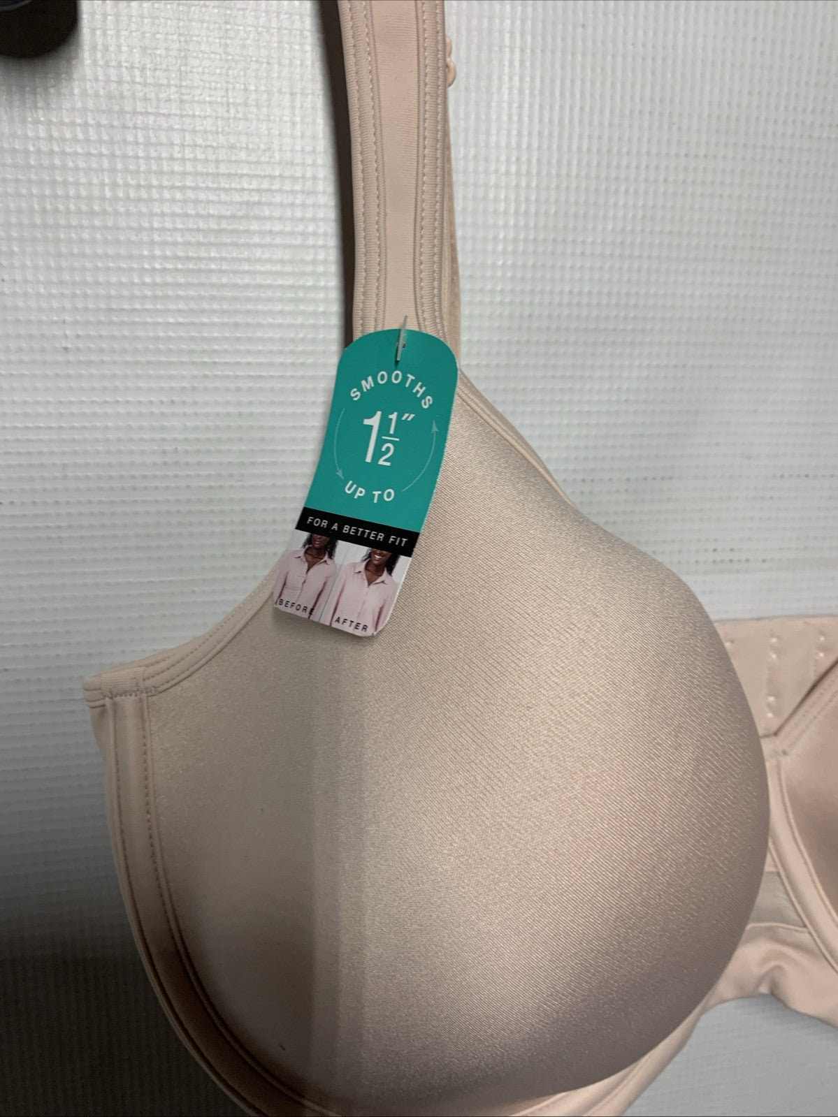 Bali DF3490 Passion for Comfort breathable minimizer underwire bra in 36DDD, beige with smooth cups and adjustable straps.