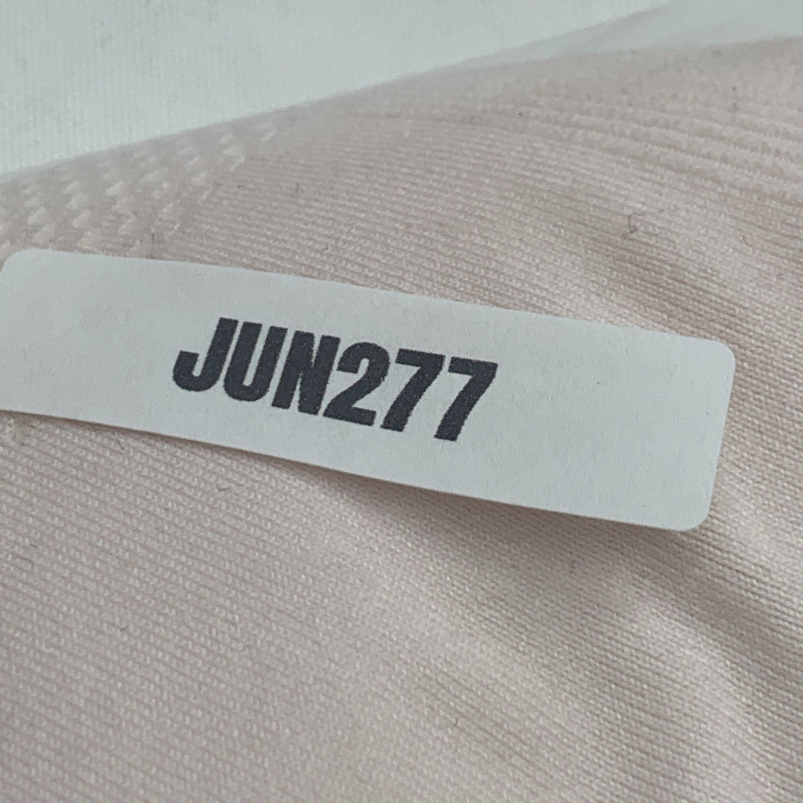 Warners Bra Womens Large Light Beige Wireless Seamless RM3911A-731 Lightly Lined