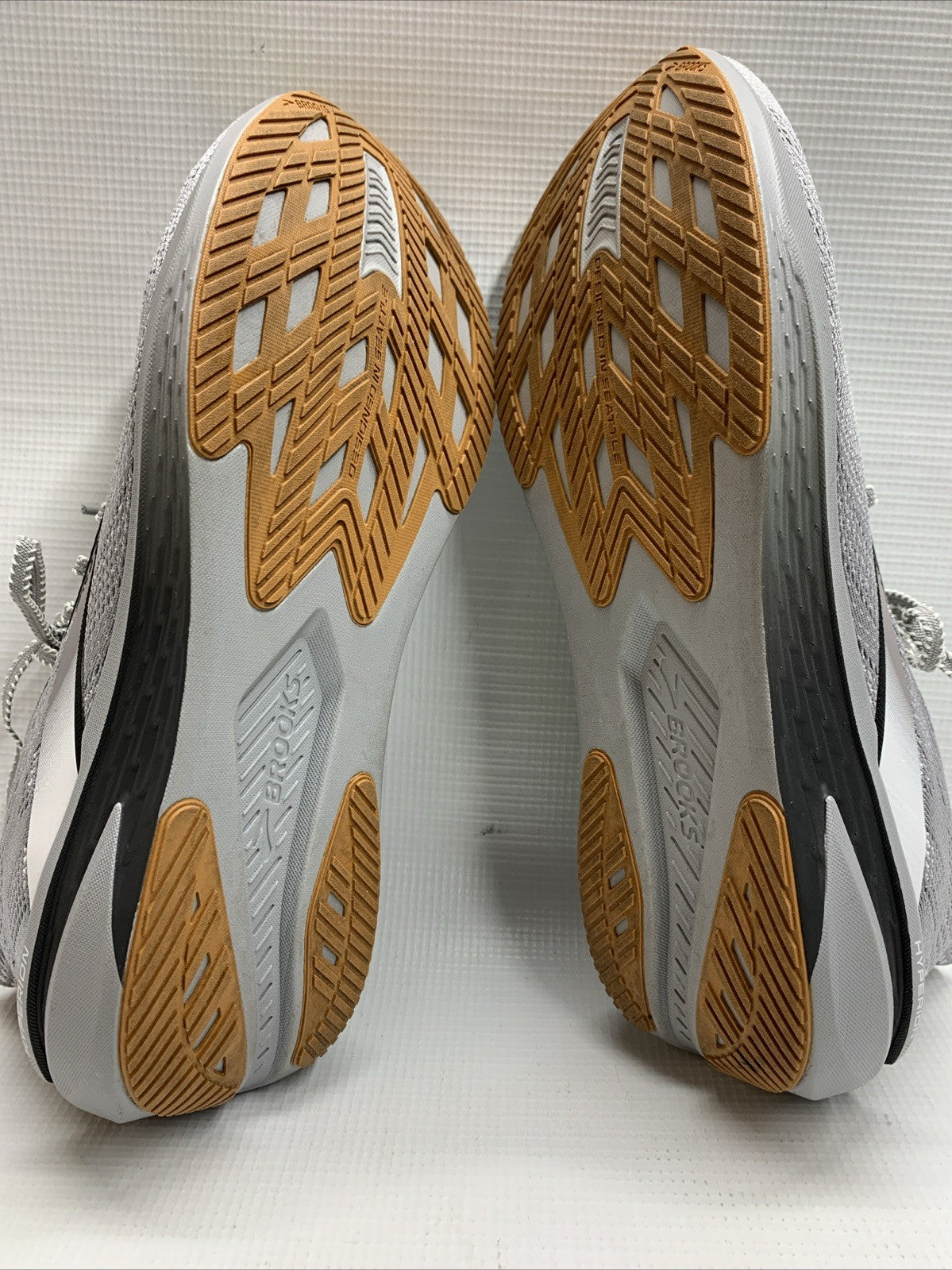 Brooks Hyperion 2 Women’s 11 Gray Running Athletic Sneakers Lace-up Breathable