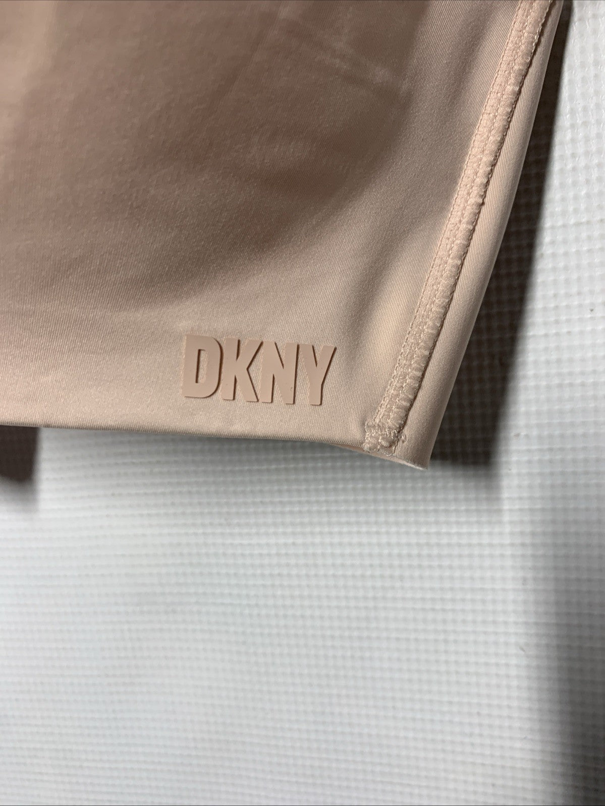 DKNY DK7934 Active Comfort Wirefree T-Shirt Bra Blush Seamless Opaque Size 38D