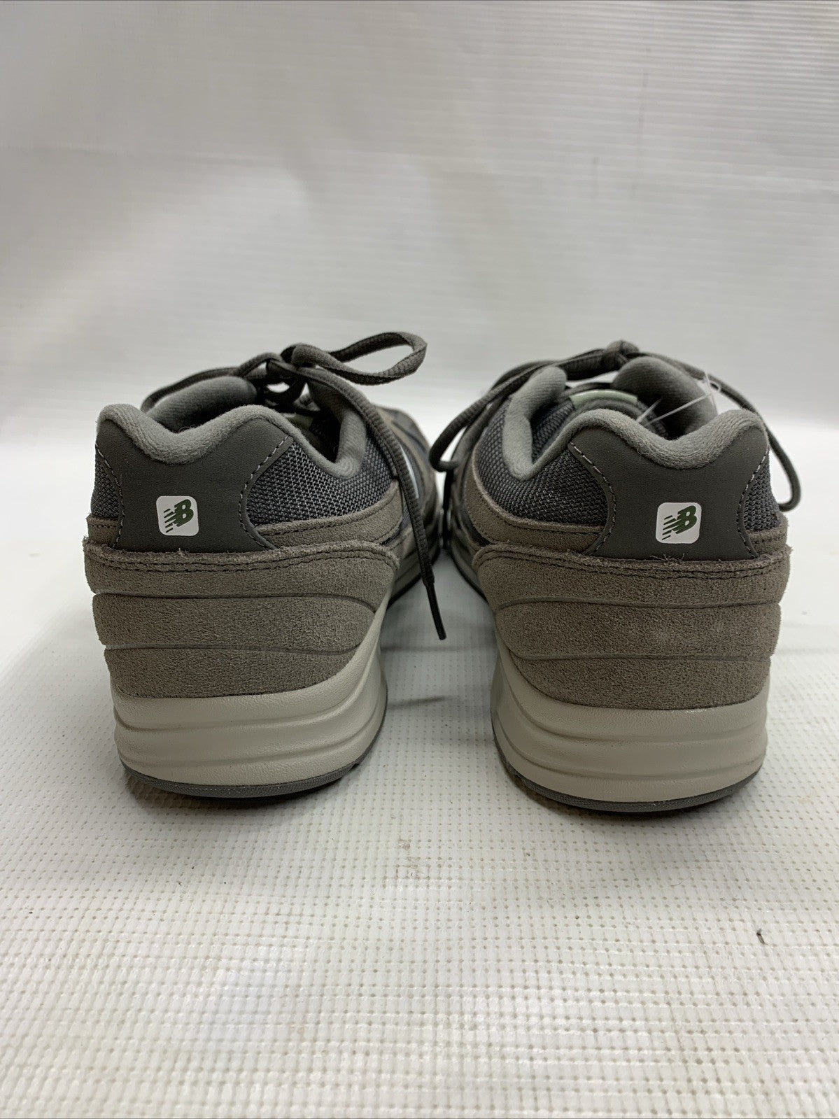 New Balance 877 XMW877GT Mens Gray Suede Lifestyle Sneakers 8 Wide Lace-up Shoes