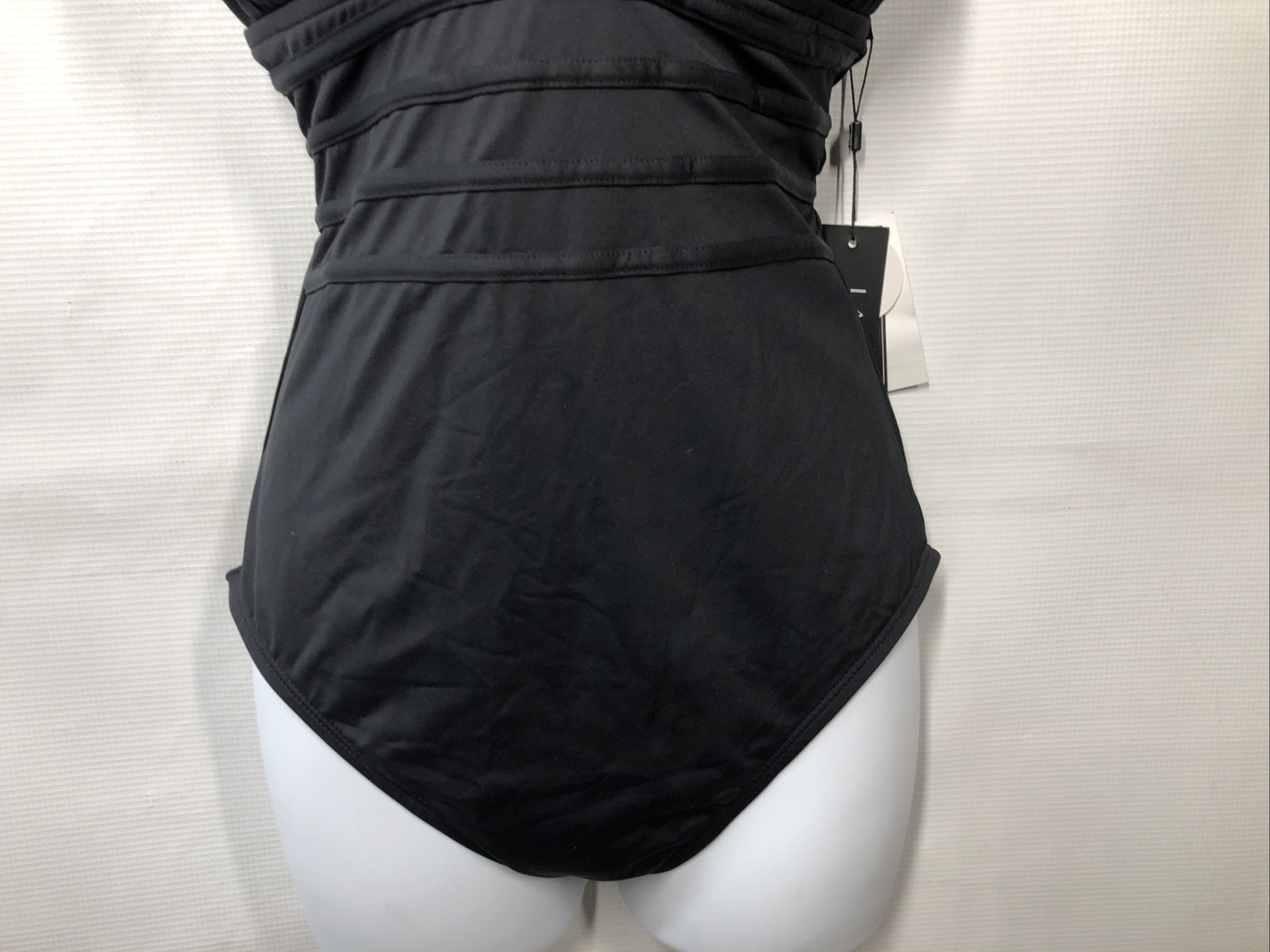 La Blanca Women's Black Island Goddess Multi Strap One-Piece Swimsuit Size 10