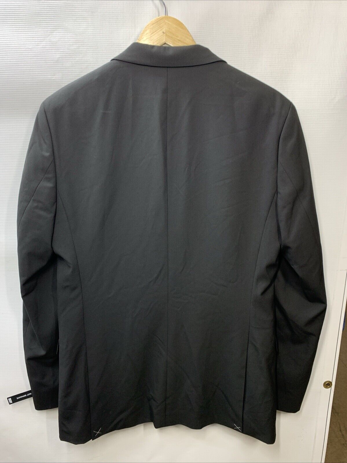 DKNY Men's Modern Fit High Performance Suit Separates Size 38R Long Sleeve Black
