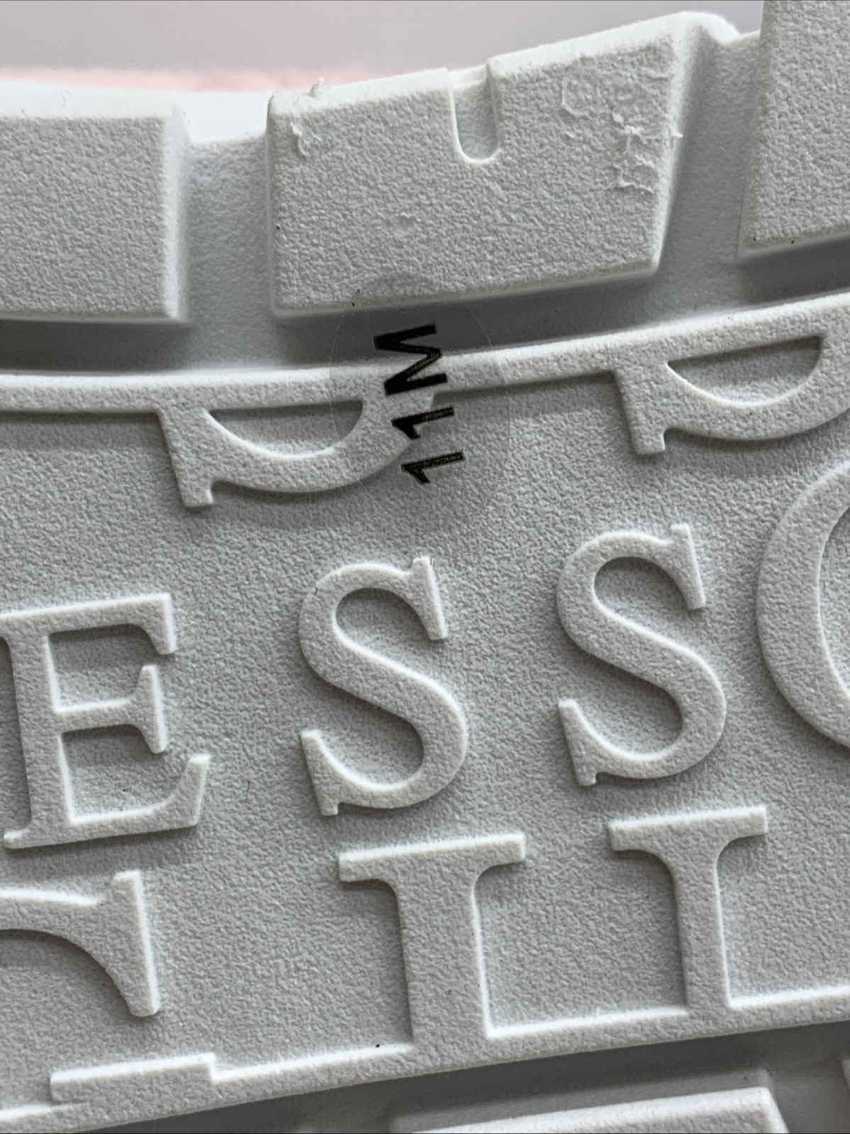 GUESS Tesie Women's Lace-Up Shoes GWTESIE2 Size 11M Chunky Platform Sneaker Pink