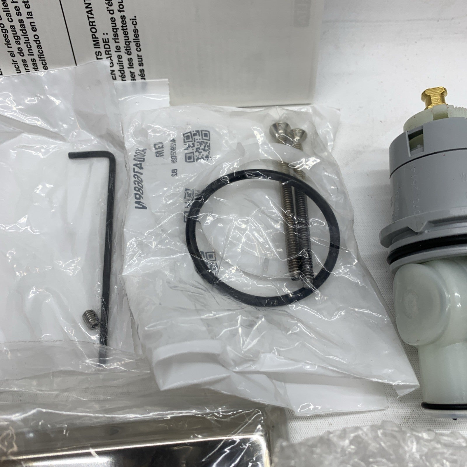 Delta Faucet Dryden 14 Series Single-Function Tub & Shower Trim Kit Single-Spray