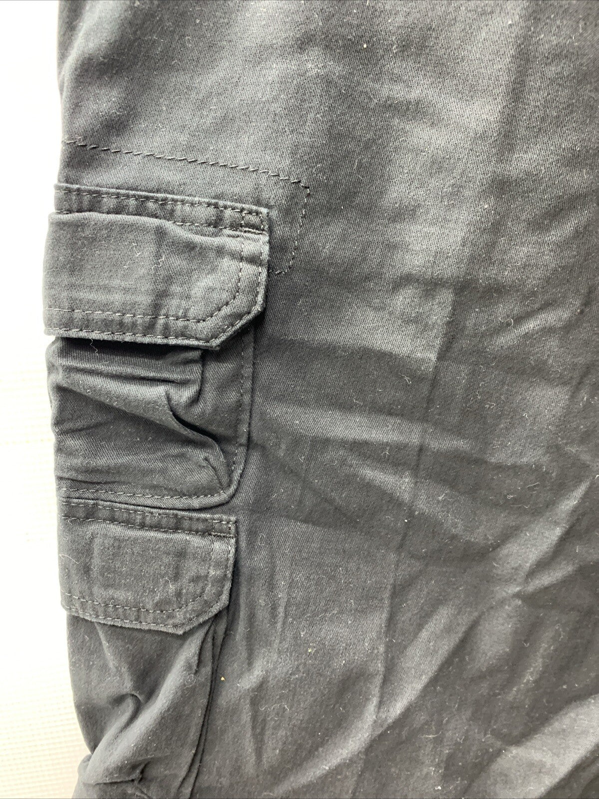 Wrangler Authentics Men’s  Relaxed Fit Stretch Cargo Short Black 40 with Pockets