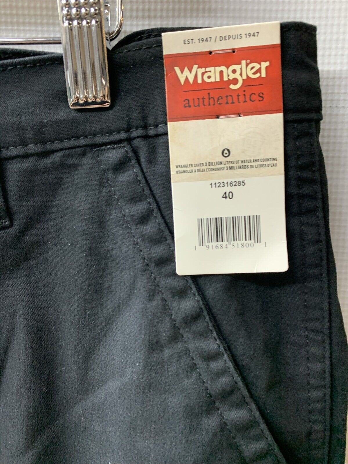 Wrangler Authentics Men’s  Relaxed Fit Stretch Cargo Short Black 40 with Pockets