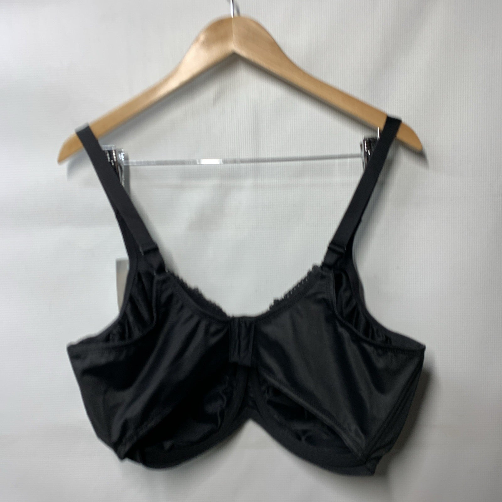 Bali Women LY0428 Full Coverage Minimizer Underwire T-shir Bra Black Size 44DDD